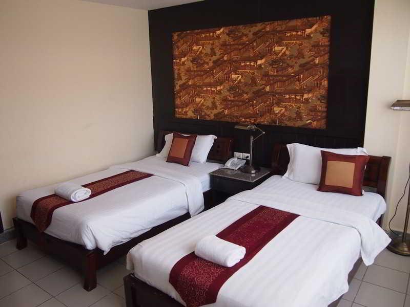 Jomtien Holiday Pattaya Hotel Exterior foto