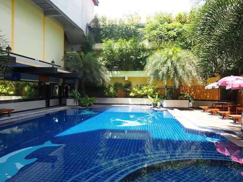 Jomtien Holiday Pattaya Hotel Exterior foto