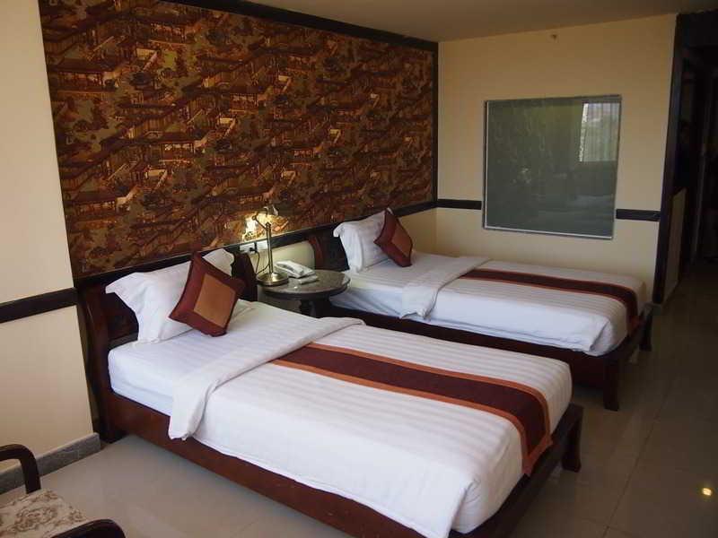 Jomtien Holiday Pattaya Hotel Exterior foto